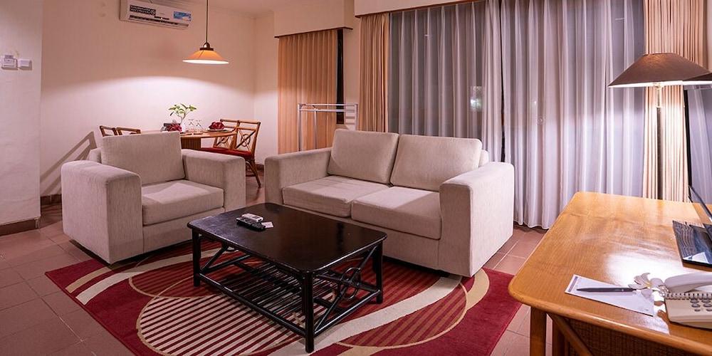 Plagoo Holiday Hotel Nusa Dua  Exterior foto